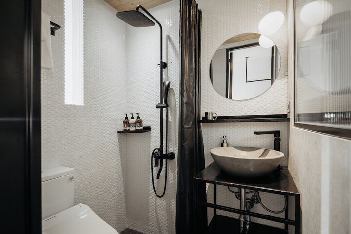 Room 43 of 61