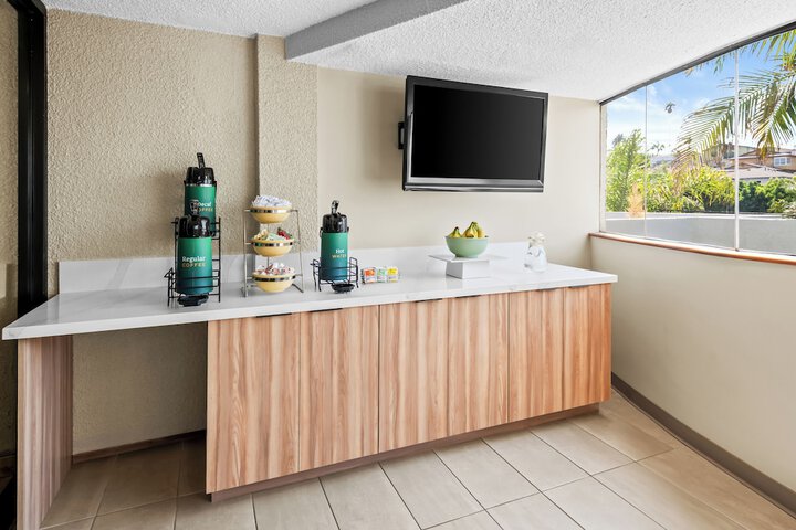 Breakfast/Coffee Service 33 of 37