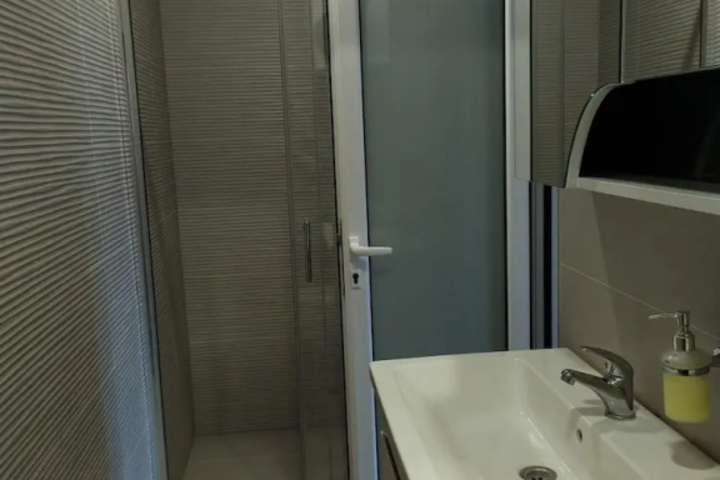 Room 10 of 19