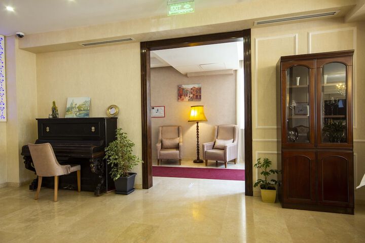 Top Gold Hotel