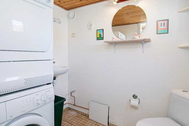 Room 7 of 14