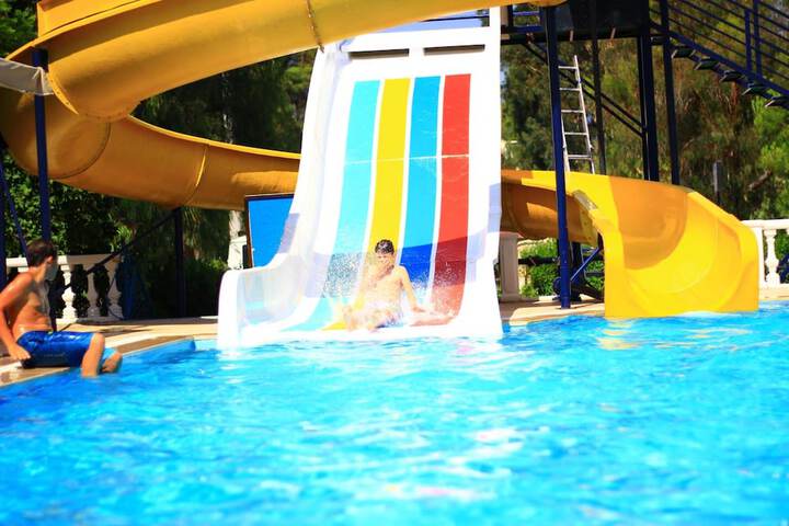 Pool 39 of 64