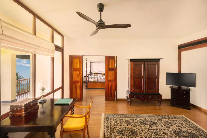 Room 24 of 106