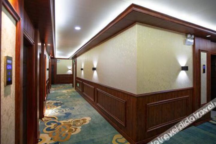 Hotel Interior 6 of 29