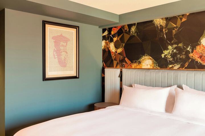 Room 45 of 219