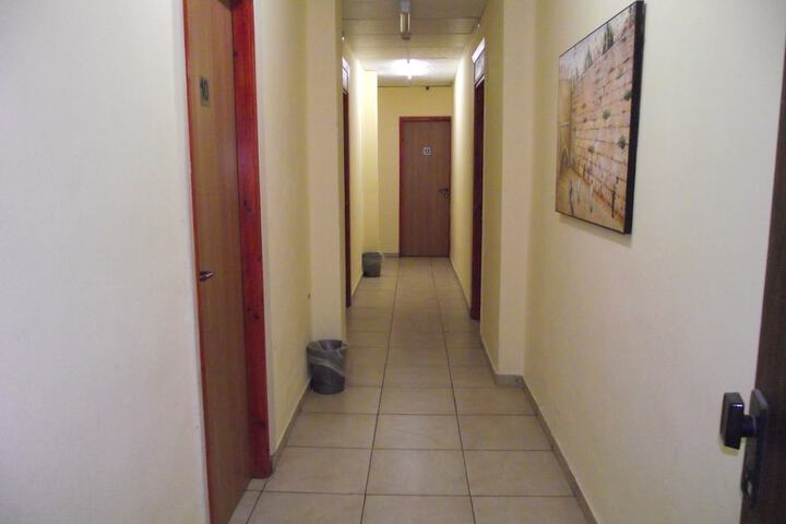 Room 5 of 31