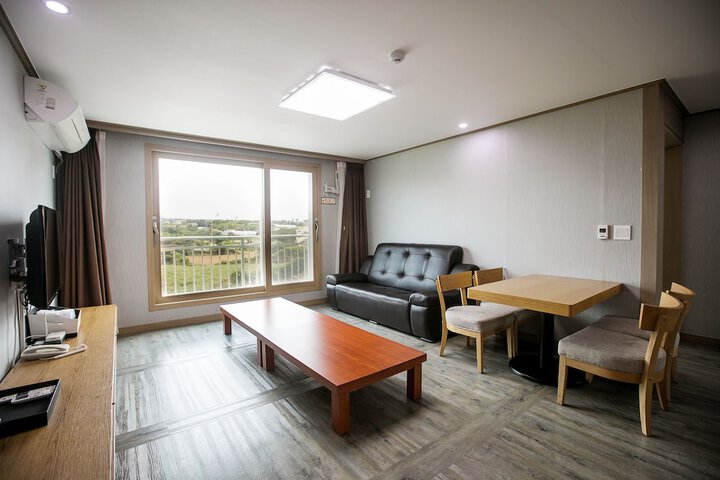 Room 25 of 61