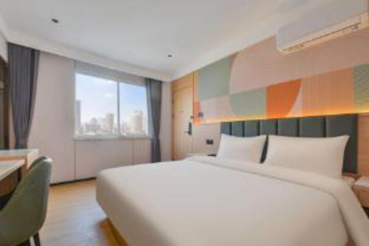 Room 3 of 5
