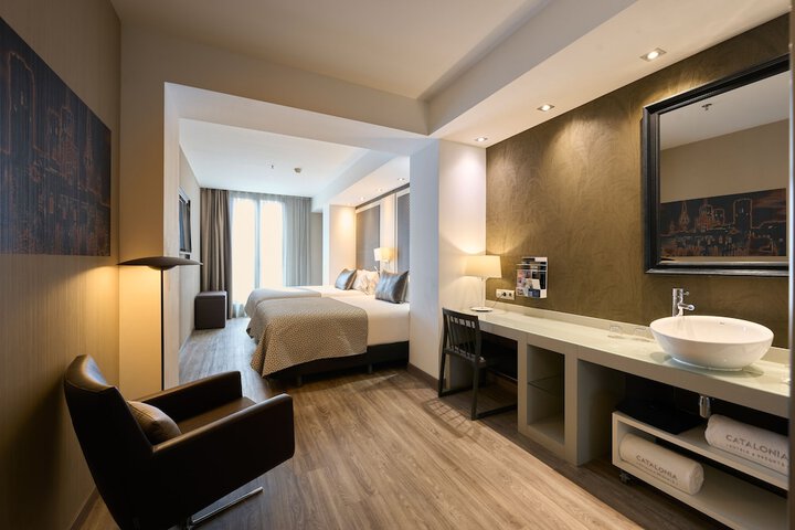 Room 13 of 82
