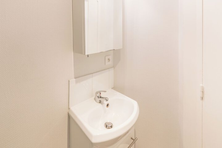 Room 50 of 60