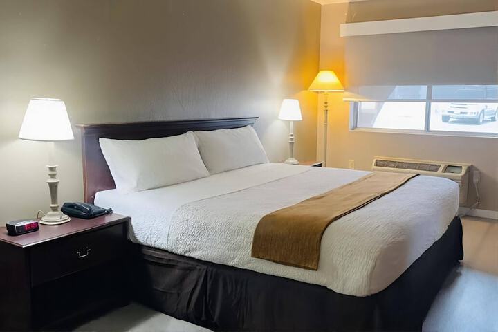 Room 10 of 24
