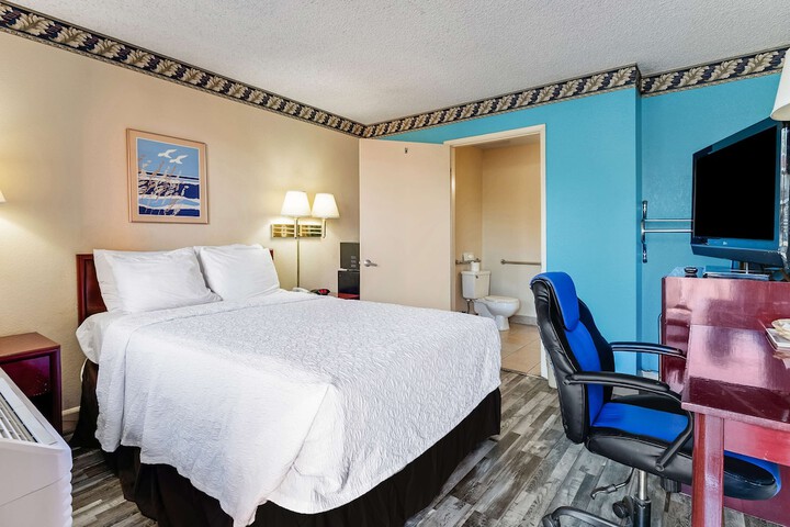 2 Double Beds (7 of 15)