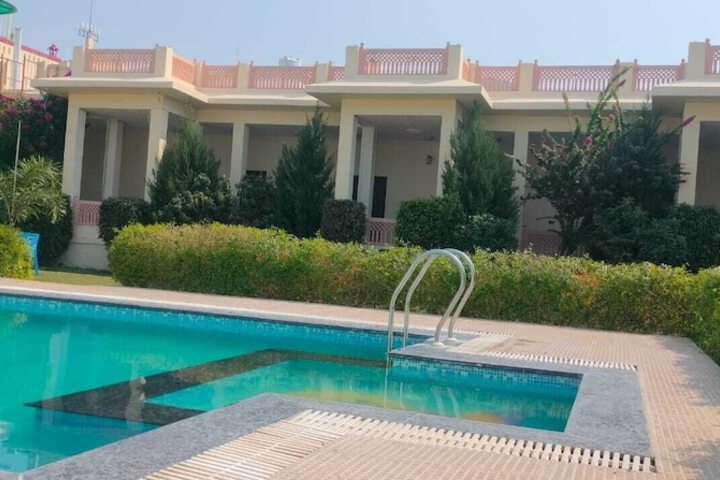 Pool 6 of 8