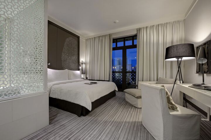 Room 28 of 73