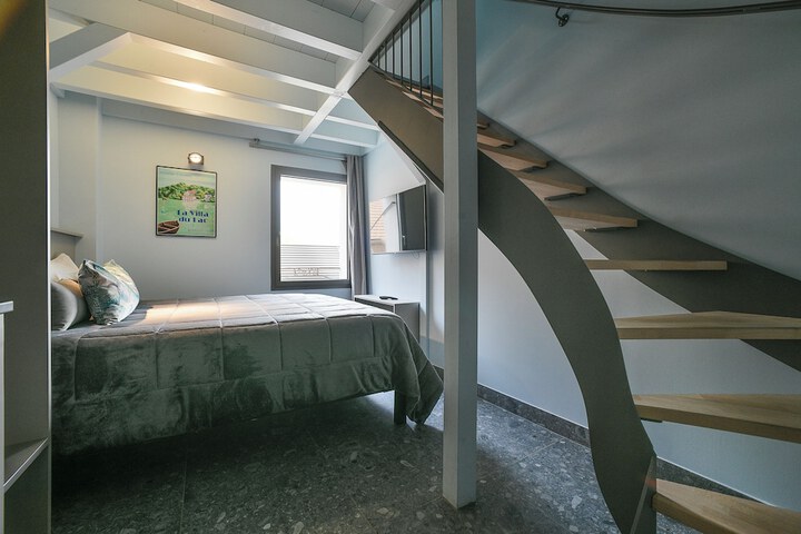 Room 33 of 101