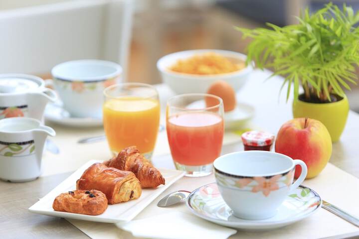 Breakfast/Coffee Service 50 of 77