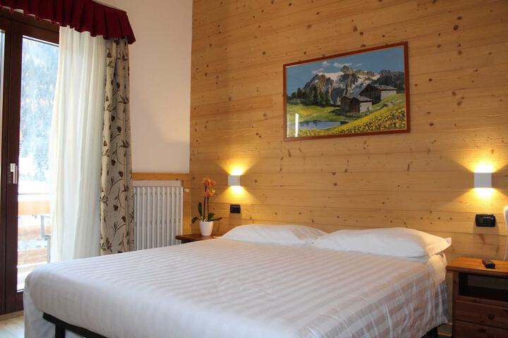 Room 4 of 23