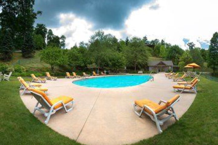 Pool 9 of 15