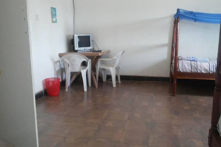 Room 13 of 47