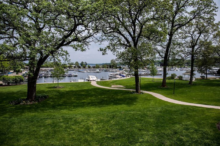 1 King Bed Resort View (2 of 9)