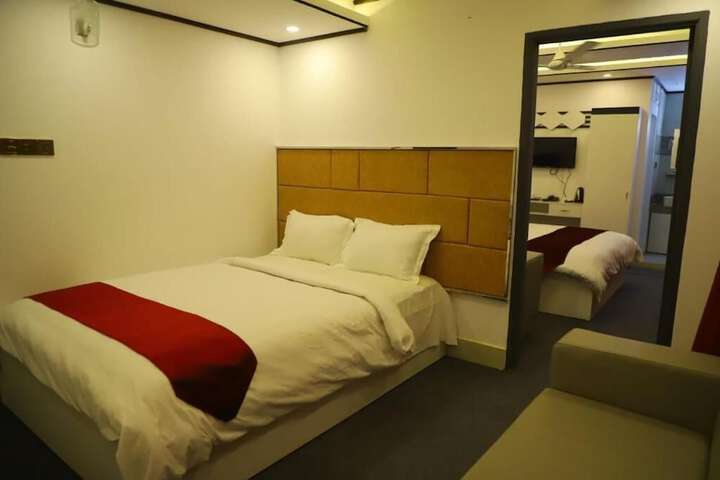 Room 22 of 39