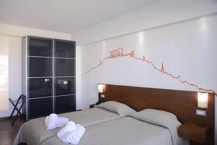 Room 6 of 53