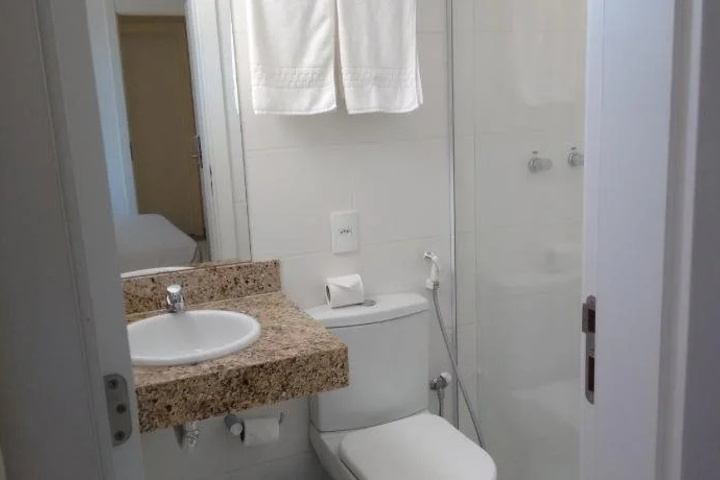 Room 7 of 16