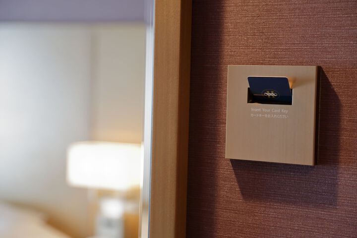Room 17 of 60