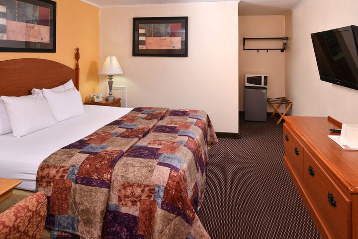Room 10 of 41