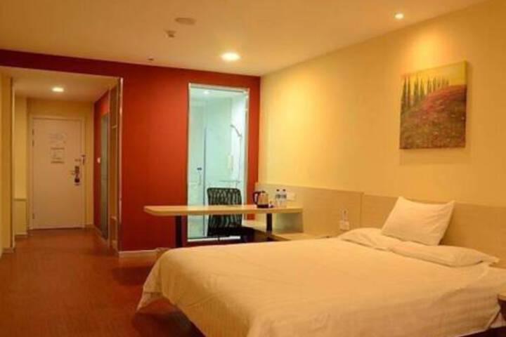 Room 5 of 17