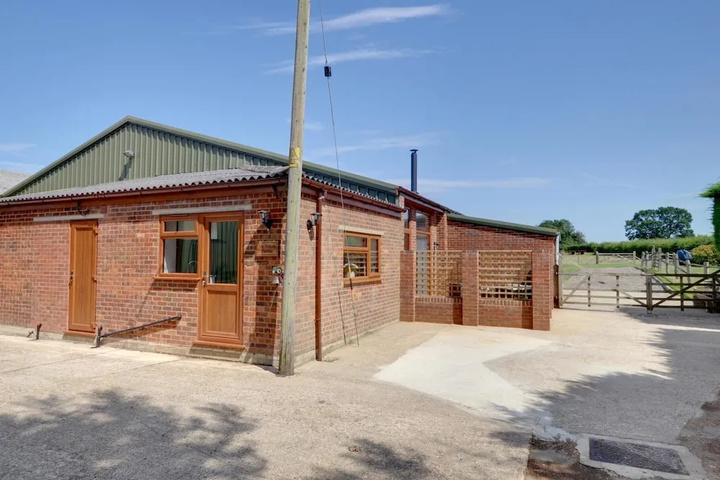 Exquisite Holiday Home in Frittenden Kent With Parking