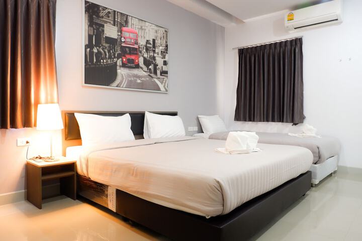 Room 27 of 38