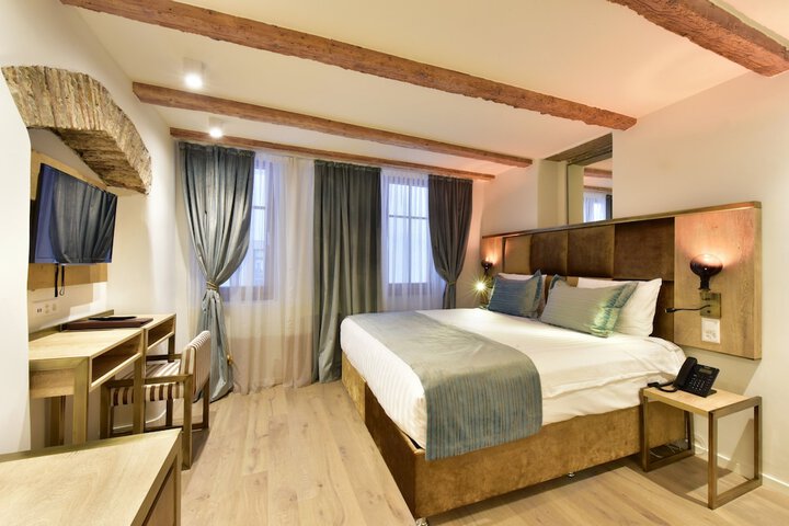 Room 13 of 59