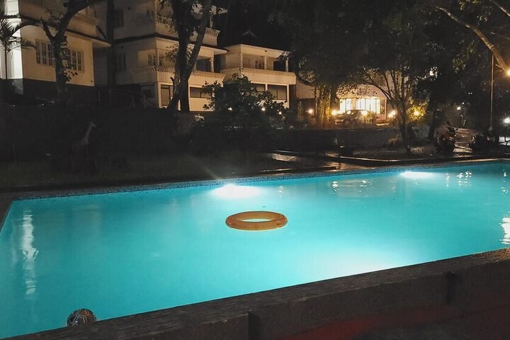 Pool 6 of 10