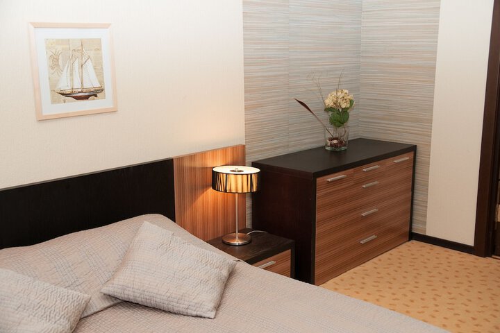 Room 25 of 191