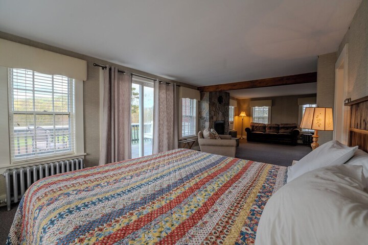Room 44 of 129