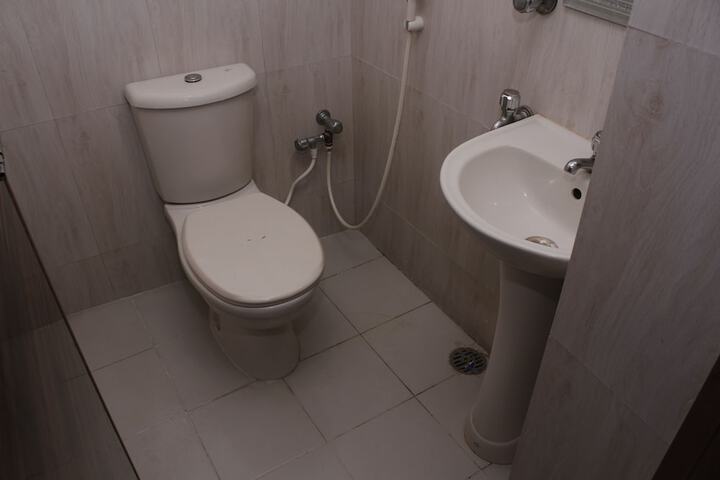 Room 16 of 18