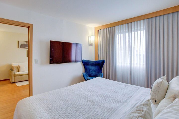 Room 33 of 150