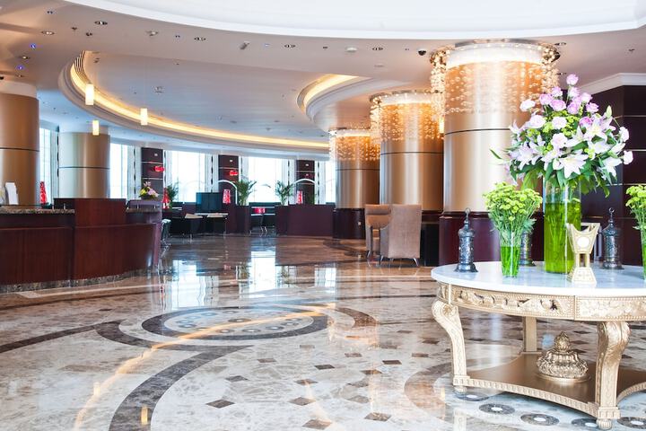 Entrance & Lobby