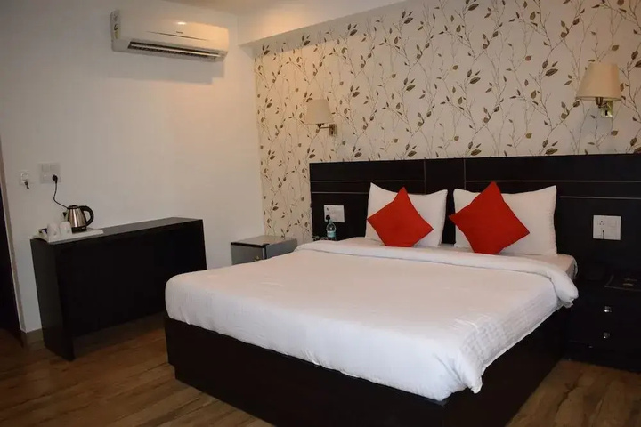 Room 3 of 11