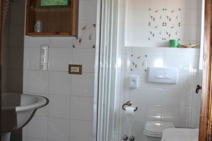 Room 73 of 147