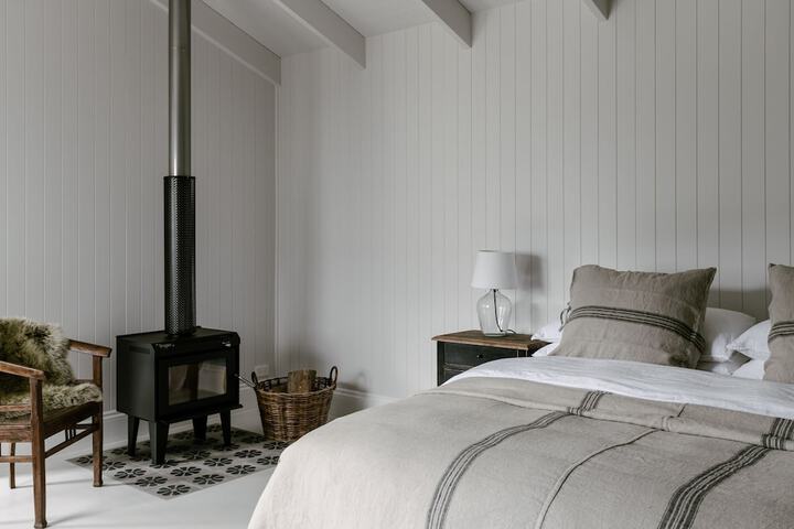 Room 4 of 51