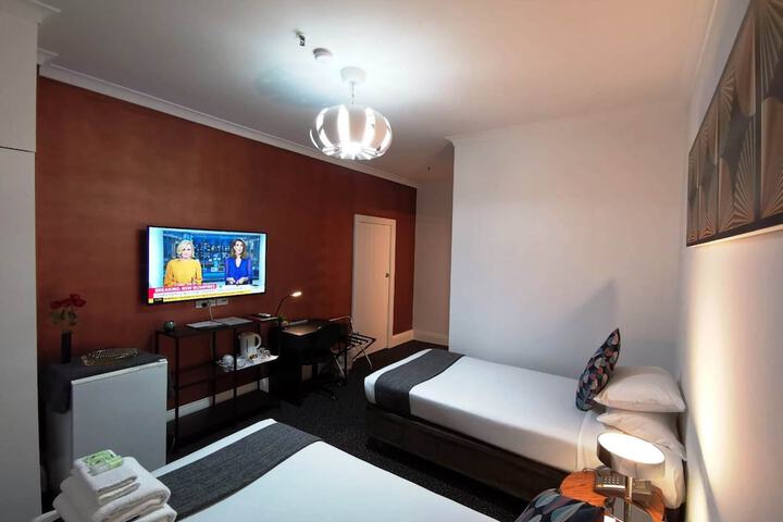 Room 44 of 73