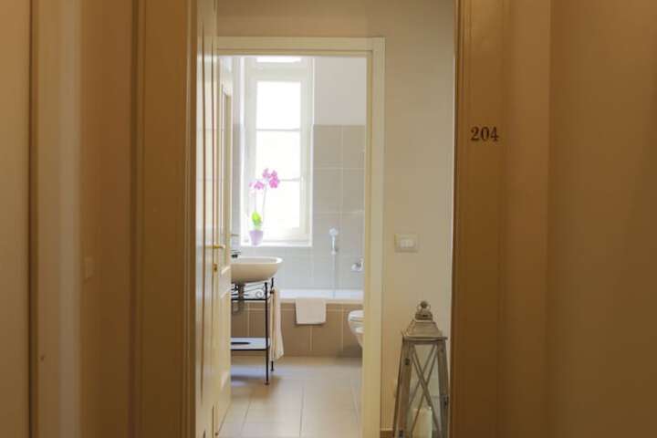 Room 28 of 51
