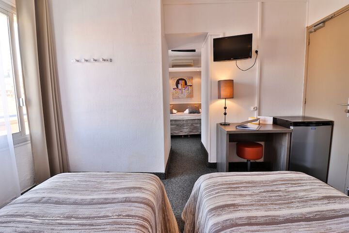 Room 13 of 48