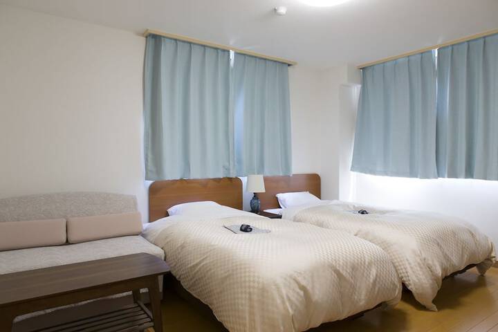 Room 14 of 27