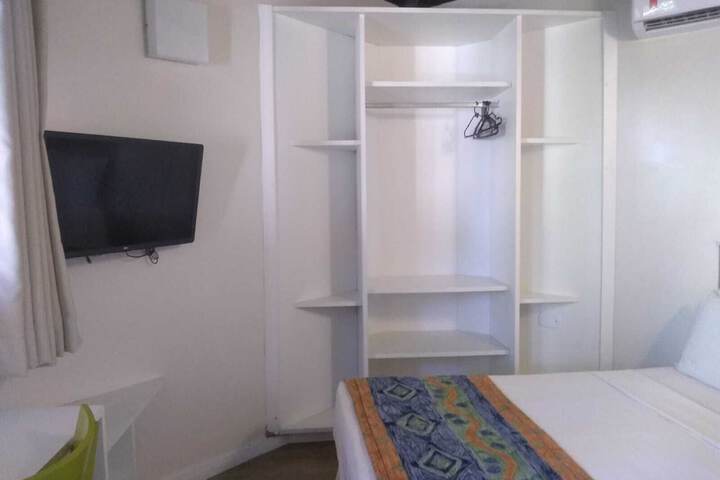 Room 25 of 87