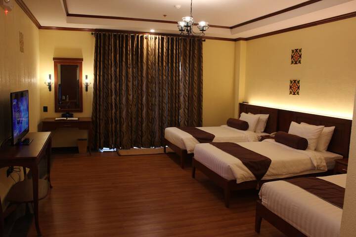 Room 8 of 34