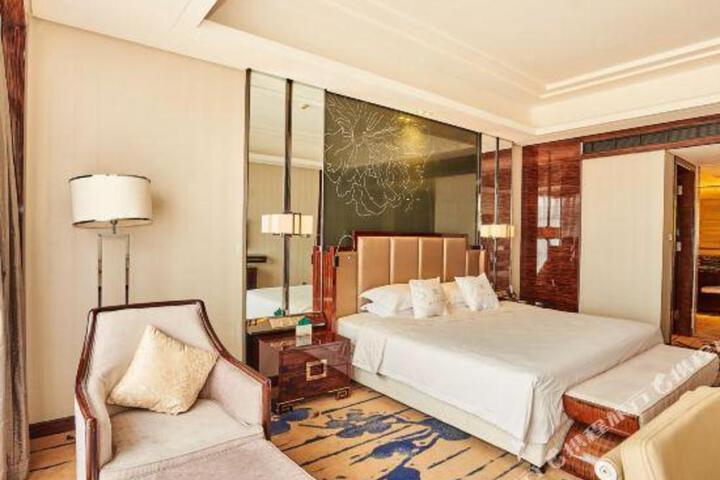 Junhua Hotel