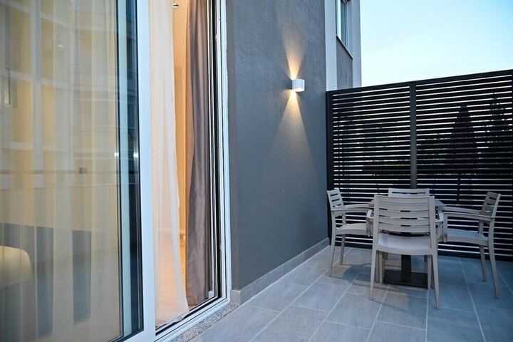 Terrace/Patio 8 of 14